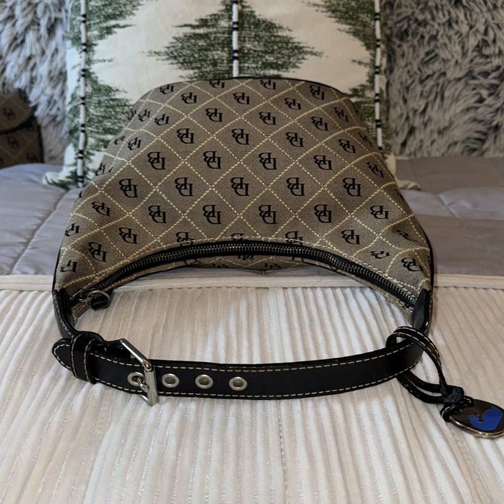 CLASSIC DOONEY & BOURKE Vintage Monogram Hobo Bag Excellent Condition! - Picture 6 of 10
